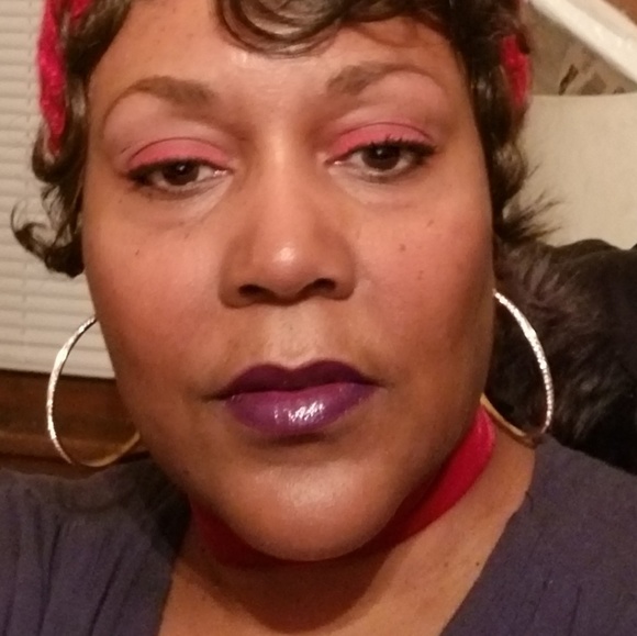 Meet your Posher, Sheila - Picture 4 of 6